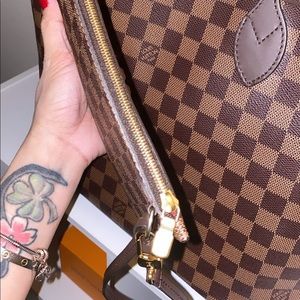LV Neverfull damier (WRISTLET ONLY)